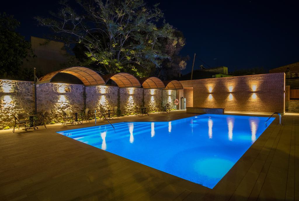 Apartaments Suites Sant Jordi Montbrió del Camp Exterior foto