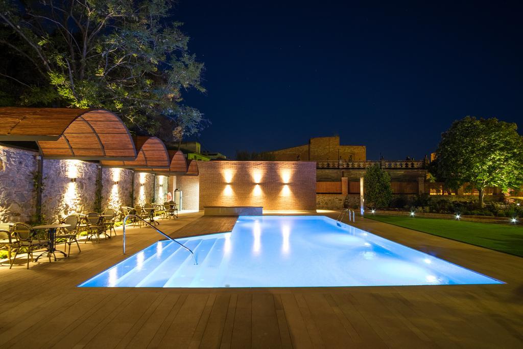Apartaments Suites Sant Jordi Montbrió del Camp Exterior foto
