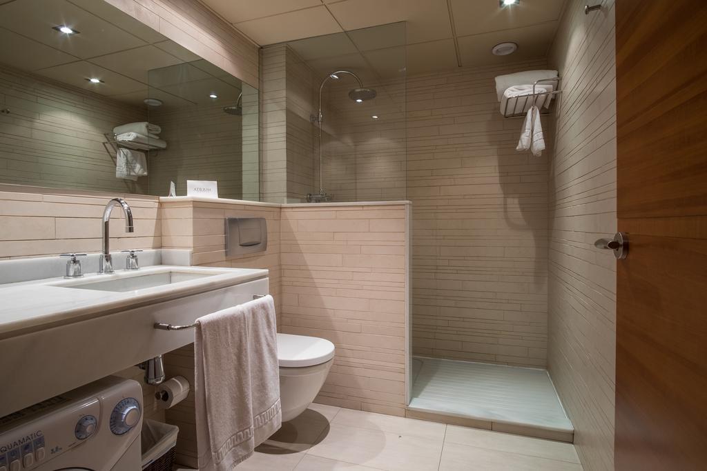 Apartaments Suites Sant Jordi Montbrió del Camp Exterior foto