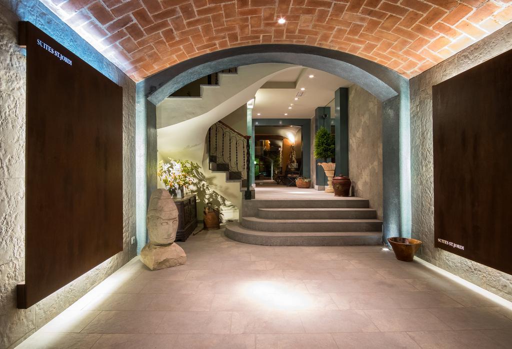 Apartaments Suites Sant Jordi Montbrió del Camp Exterior foto