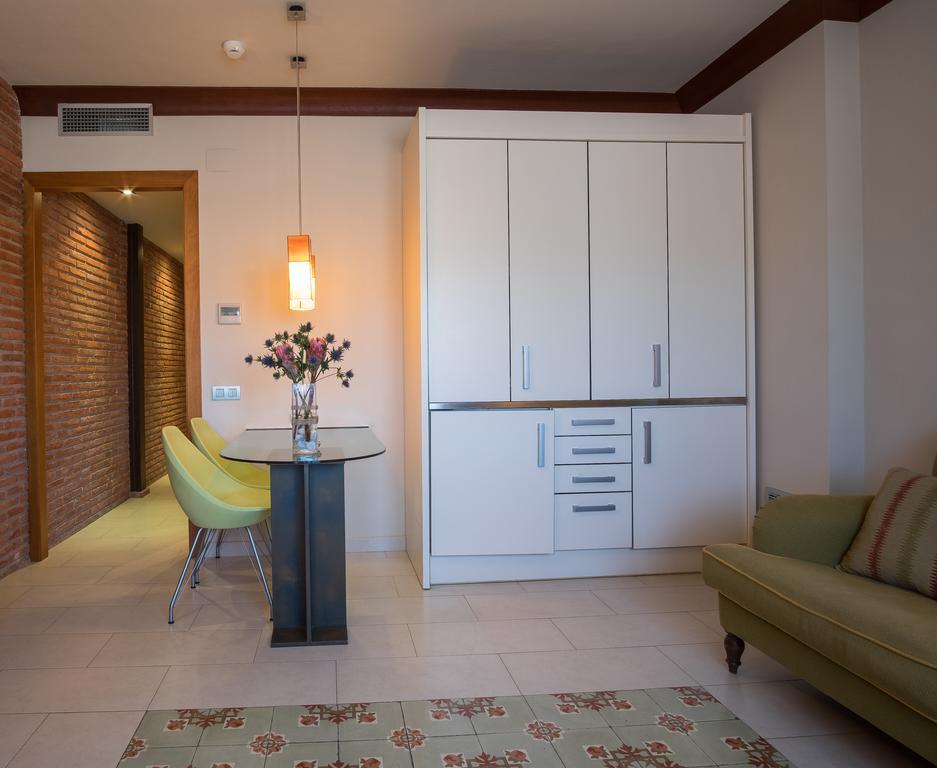 Apartaments Suites Sant Jordi Montbrió del Camp Exterior foto