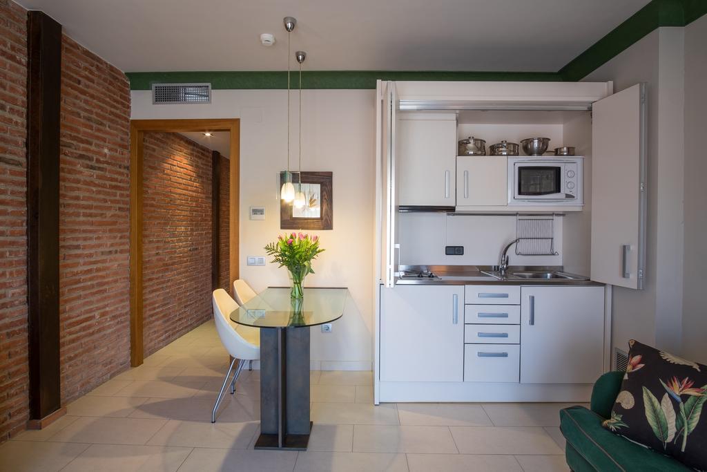 Apartaments Suites Sant Jordi Montbrió del Camp Exterior foto