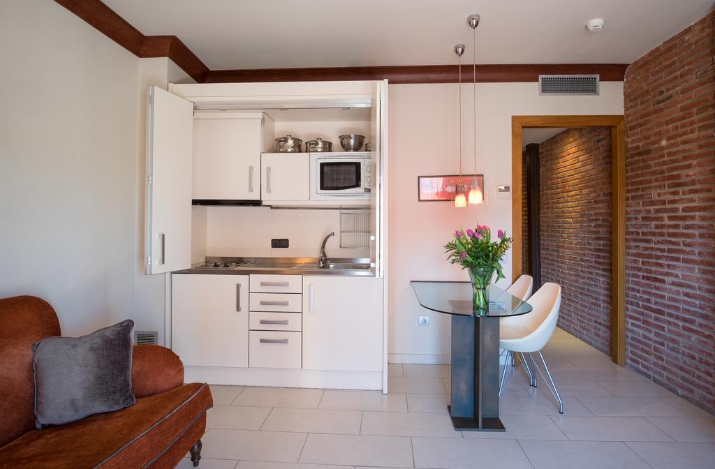 Apartaments Suites Sant Jordi Montbrió del Camp Exterior foto